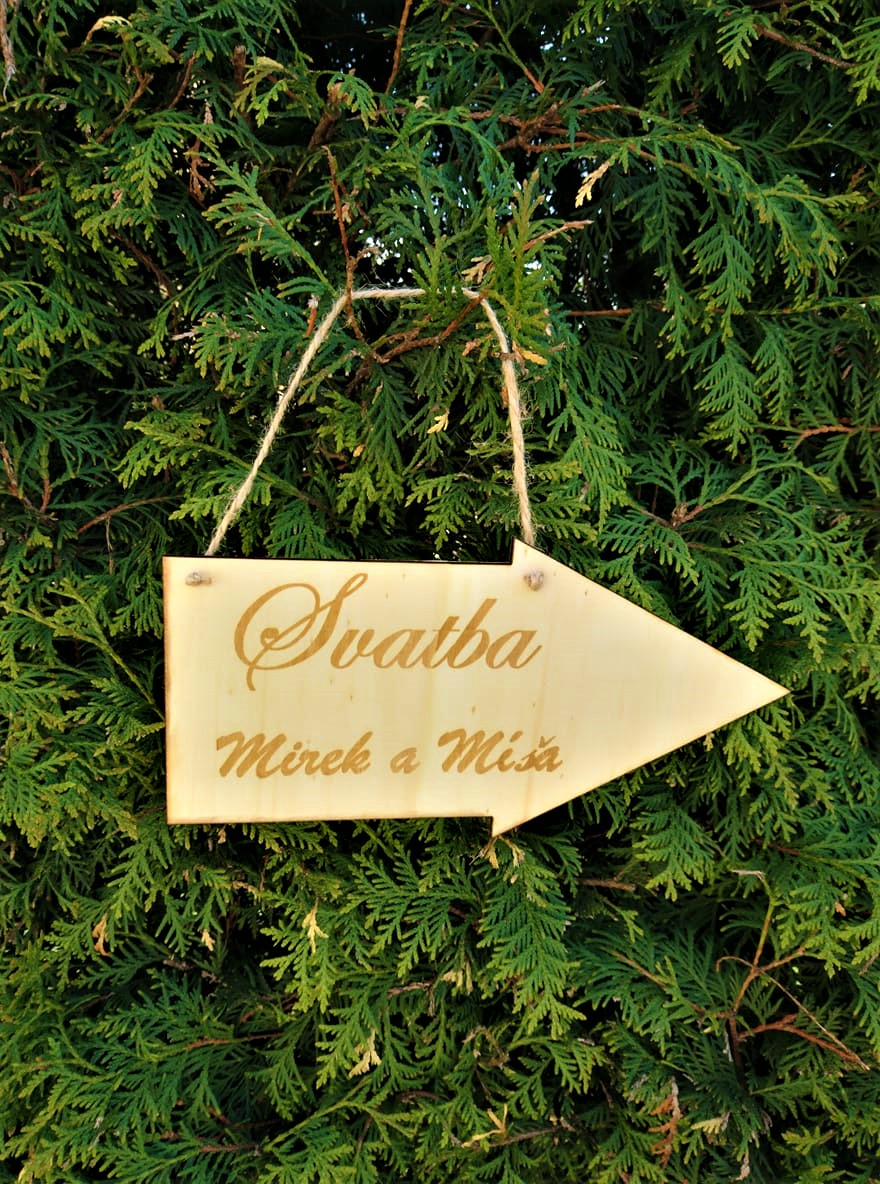 Dřevěná šipka SVATBA