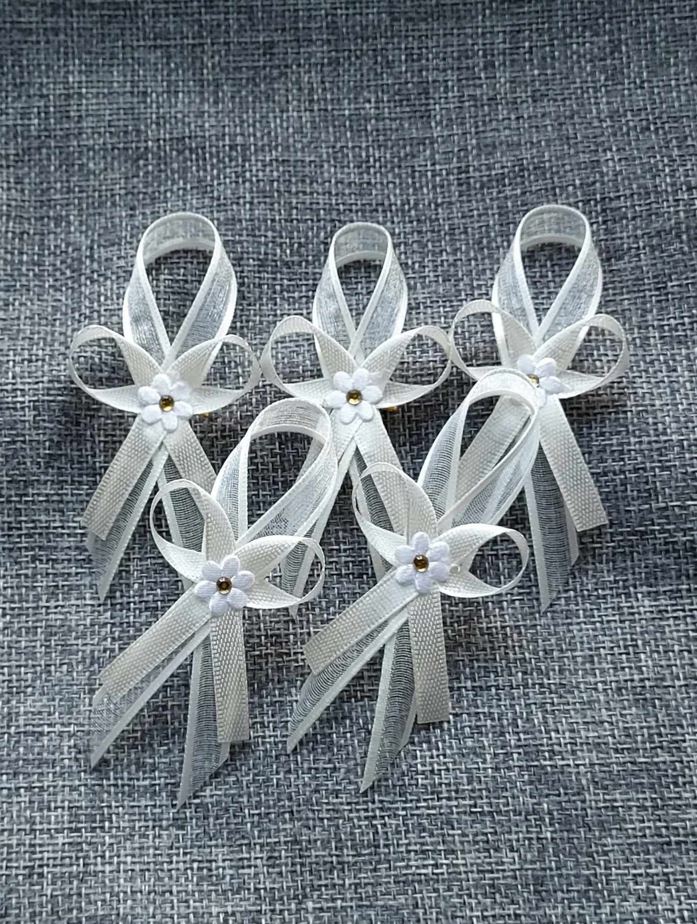 Svatební mašlička malá, laděná do krémové barvy